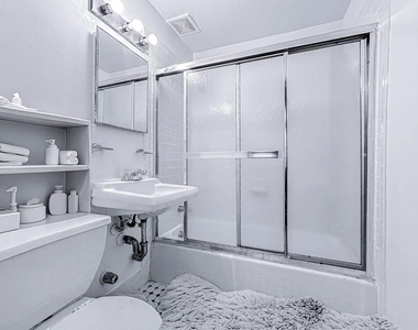 242 East 89th Street - Photo Thumbnail 3