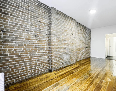 242 East 89th Street - Photo Thumbnail 1