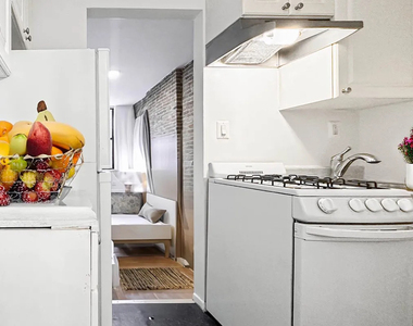 242 East 89th Street - Photo Thumbnail 2