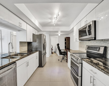 2255 Lindell Boulevard - Photo Thumbnail 10