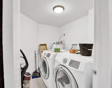 2255 Lindell Boulevard - Photo Thumbnail 12