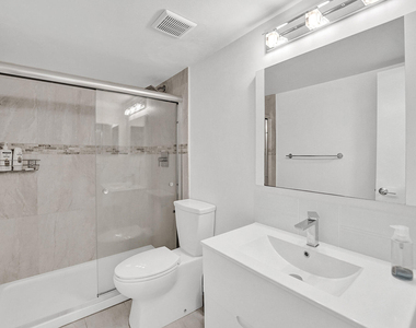 2255 Lindell Boulevard - Photo Thumbnail 20