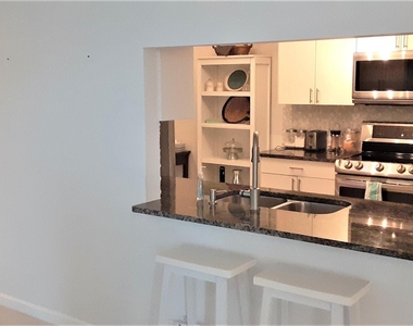 2255 Lindell Boulevard - Photo Thumbnail 7