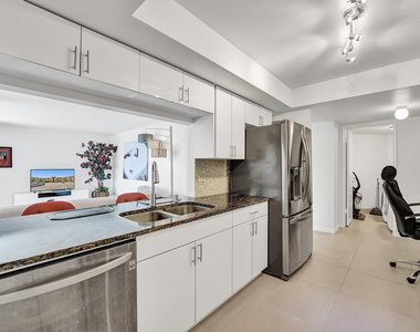 2255 Lindell Boulevard - Photo Thumbnail 9