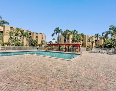 2255 Lindell Boulevard - Photo Thumbnail 39