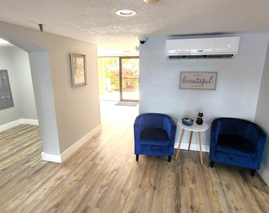 2255 Lindell Boulevard - Photo Thumbnail 2