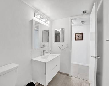 2255 Lindell Boulevard - Photo Thumbnail 21