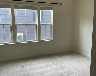 6222 Cleburne Court - Photo Thumbnail 10