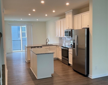 6222 Cleburne Court - Photo Thumbnail 7