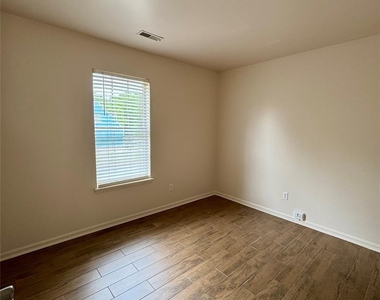 3407 Braewick Place - Photo Thumbnail 11