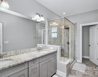 2609 Statesville Avenue - Photo Thumbnail 8