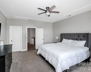 2609 Statesville Avenue - Photo Thumbnail 5