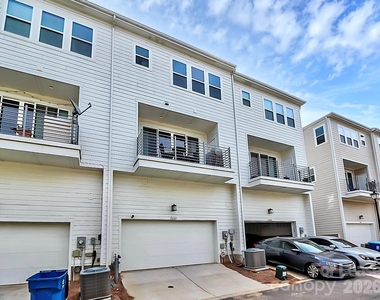 2609 Statesville Avenue - Photo Thumbnail 9