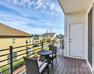 2609 Statesville Avenue - Photo Thumbnail 4
