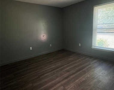 7620 Fire Tree Lane - Photo Thumbnail 9