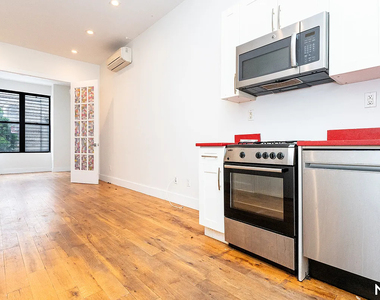 184 Suydam Street - Photo Thumbnail 2
