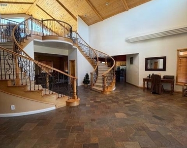 1099 Heritage Trail - Photo Thumbnail 5