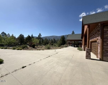 1099 Heritage Trail - Photo Thumbnail 32