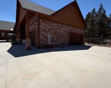 1099 Heritage Trail - Photo Thumbnail 31