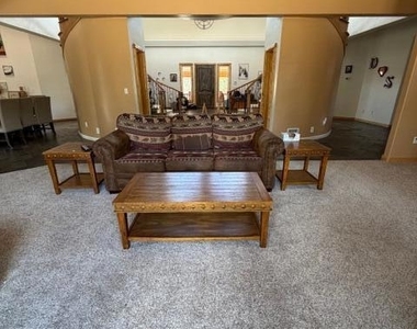 1099 Heritage Trail - Photo Thumbnail 11