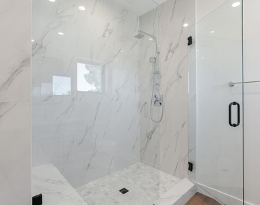 136 N Oakview Drive - Photo Thumbnail 23