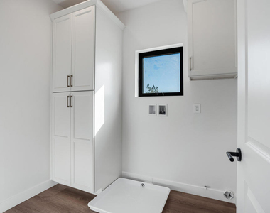 136 N Oakview Drive - Photo Thumbnail 29