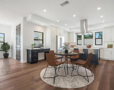 136 N Oakview Drive - Photo Thumbnail 10