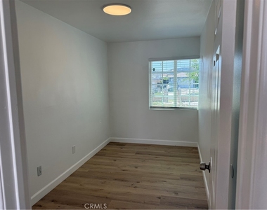 19231 Tranbarger Street - Photo Thumbnail 6