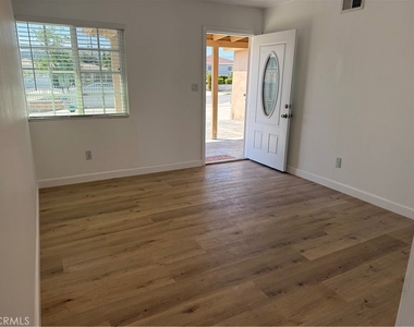 19231 Tranbarger Street - Photo Thumbnail 7