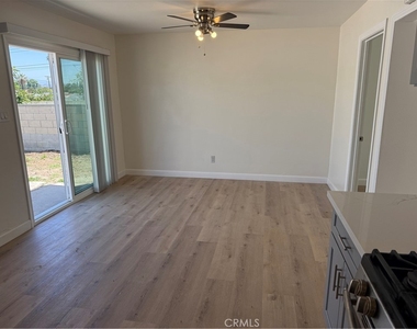 19231 Tranbarger Street - Photo Thumbnail 5