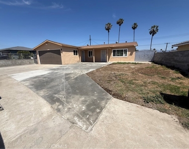 19231 Tranbarger Street - Photo Thumbnail 2