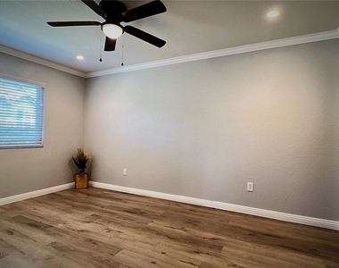 8396 Sunset Trail Place - Photo Thumbnail 12