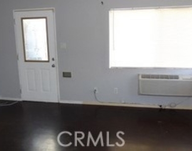 3147 S Halm Avenue - Photo Thumbnail 3