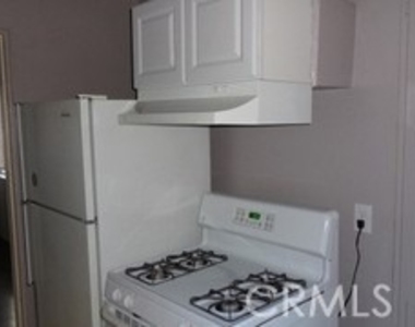 3147 S Halm Avenue - Photo Thumbnail 5