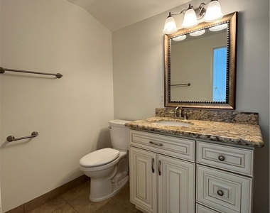 3804 Mainsail Circle - Photo Thumbnail 17