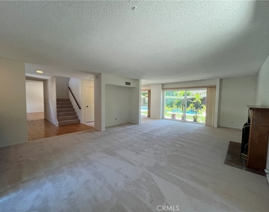 3804 Mainsail Circle - Photo Thumbnail 2
