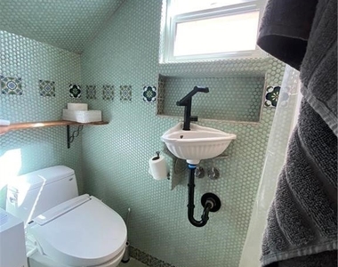 631 Benson Way - Photo Thumbnail 11