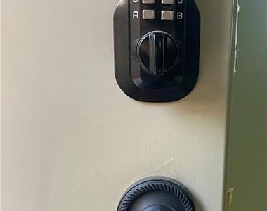 631 Benson Way - Photo Thumbnail 21