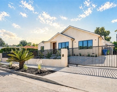 4819 Genesta - Photo Thumbnail 3