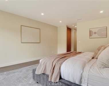 4819 Genesta - Photo Thumbnail 55