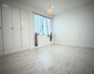 7067 Middlesbury Ridge Cir - Photo Thumbnail 14