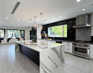 7067 Middlesbury Ridge Cir - Photo Thumbnail 8