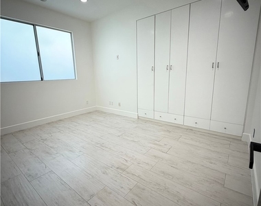 7067 Middlesbury Ridge Cir - Photo Thumbnail 15