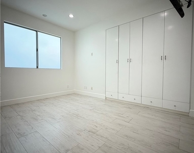 7067 Middlesbury Ridge Cir - Photo Thumbnail 16