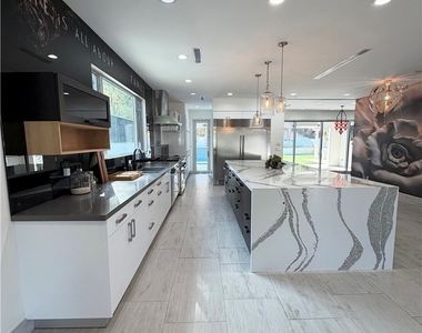 7067 Middlesbury Ridge Cir - Photo Thumbnail 6