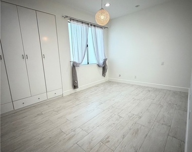 7067 Middlesbury Ridge Cir - Photo Thumbnail 13