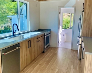 9552 Ventura Way - Photo Thumbnail 3