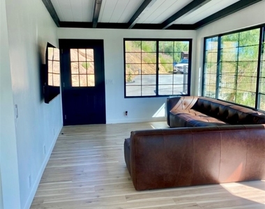 9552 Ventura Way - Photo Thumbnail 1