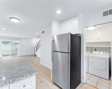 8242 Henderson Green - Photo Thumbnail 9