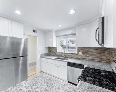 8242 Henderson Green - Photo Thumbnail 6